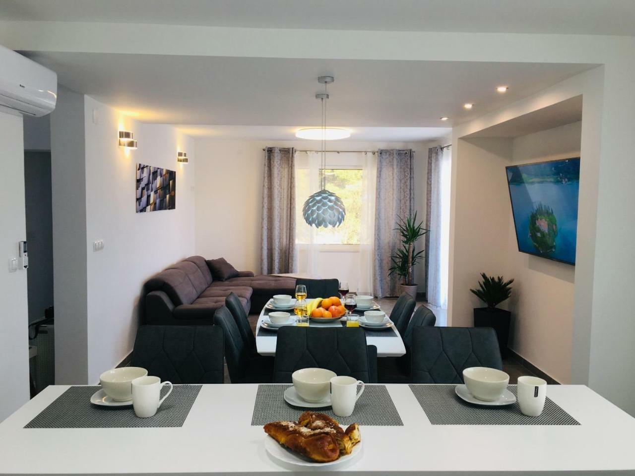 Holiday Hvar Lux Basina Exterior photo